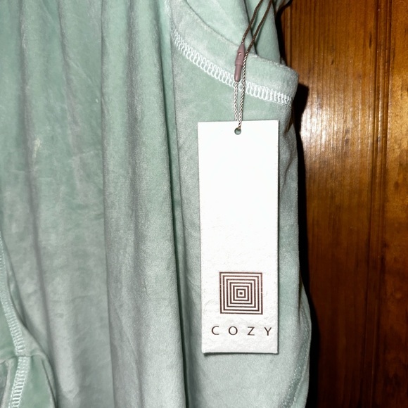 Lularoe cozy collection crystal capris size‎ 2X new - Picture 2 of 5